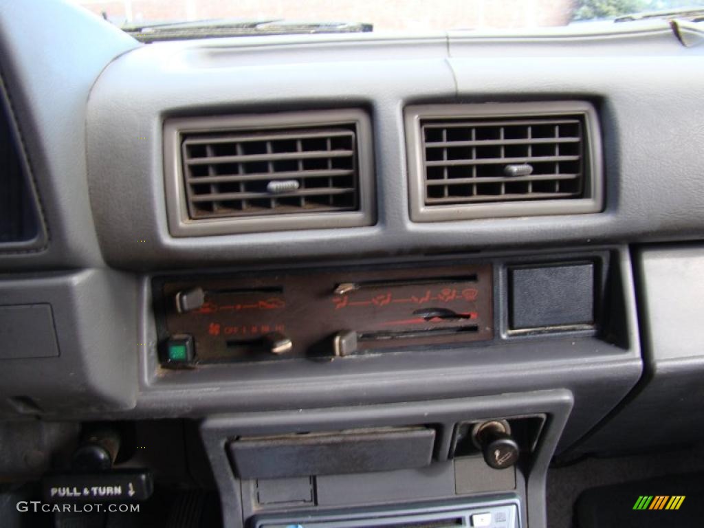 1988 Pickup Deluxe Extended Cab - Red / Gray photo #16