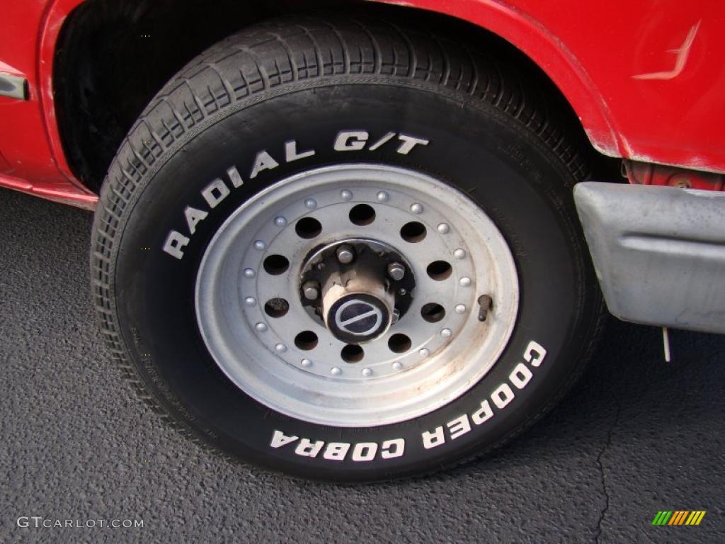 1988 Pickup Deluxe Extended Cab - Red / Gray photo #22