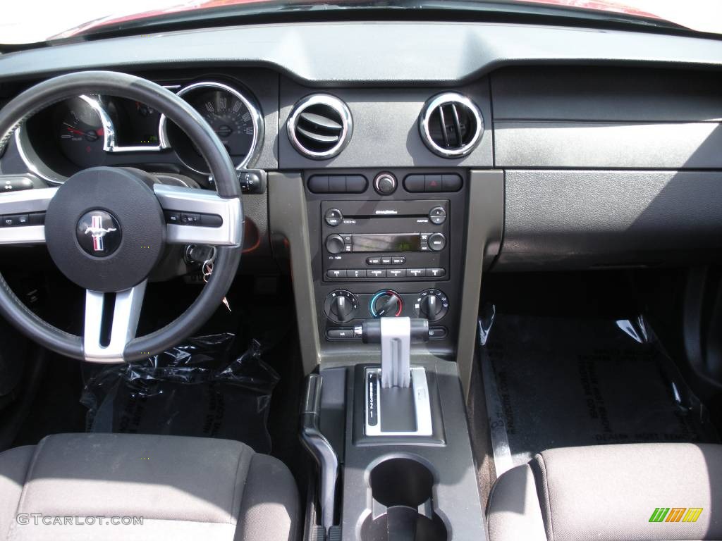 2005 Mustang V6 Premium Convertible - Redfire Metallic / Light Graphite photo #20