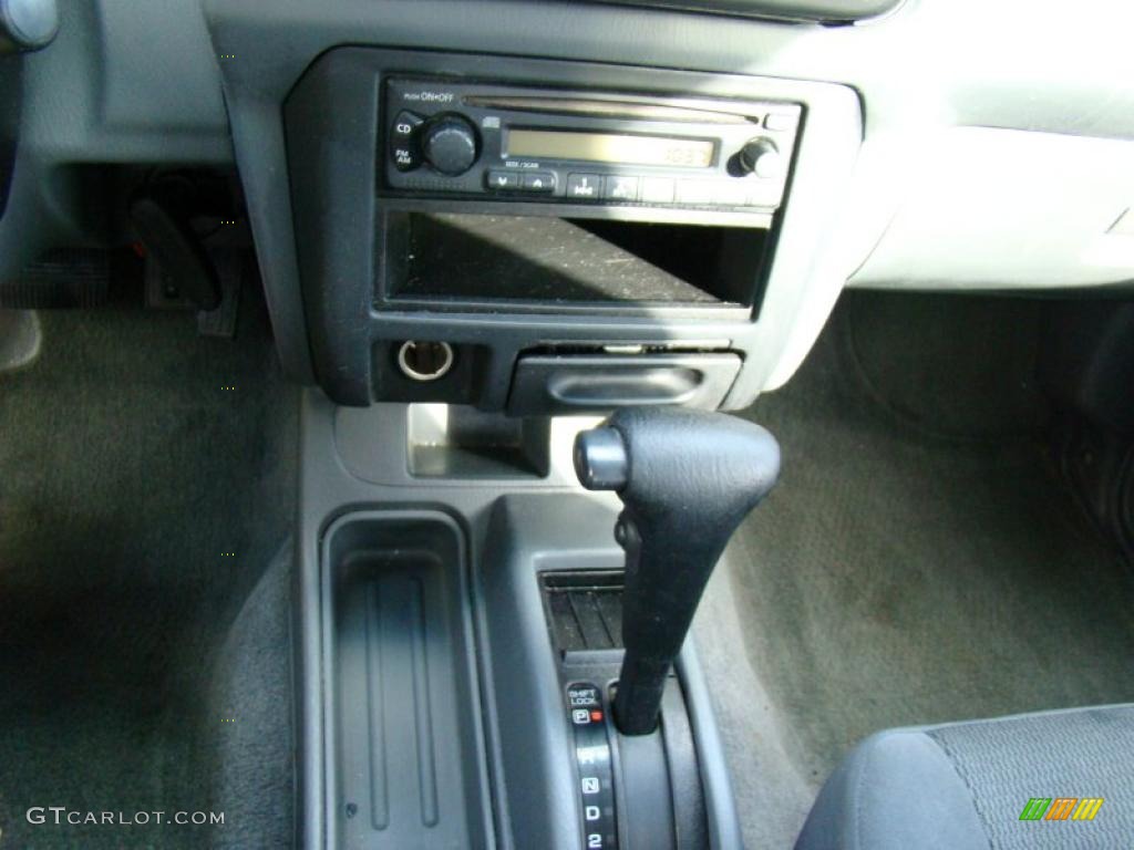 2001 Nissan Frontier XE V6 Crew Cab Transmission Photos