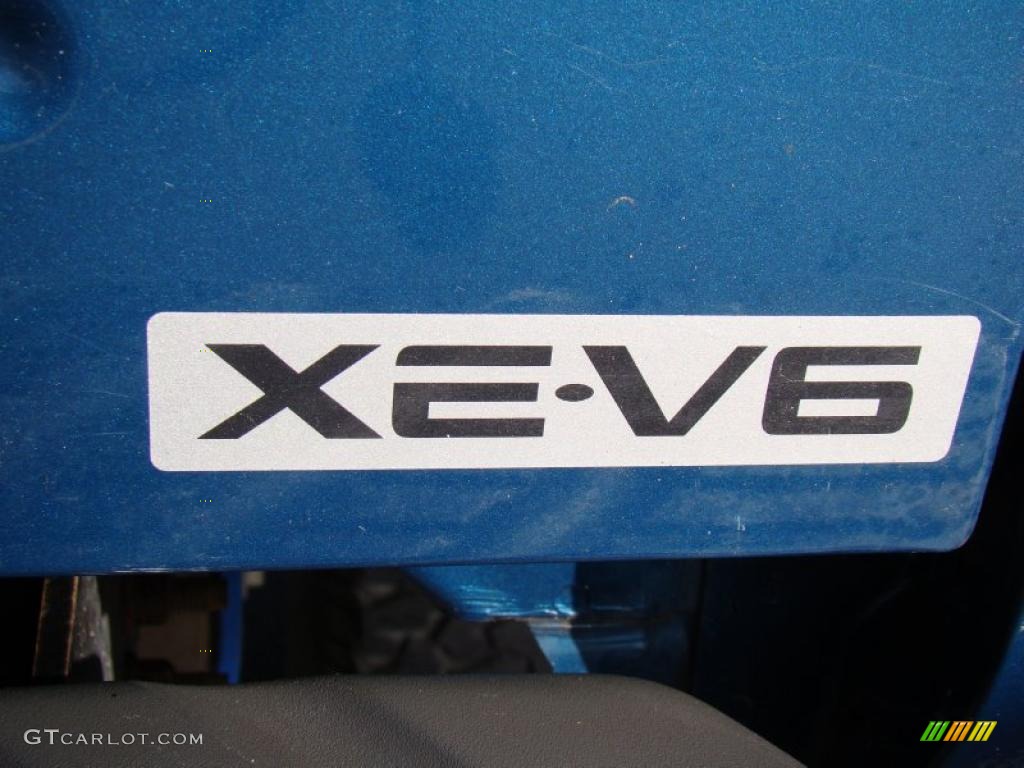 2001 Frontier XE V6 Crew Cab - Electric Blue Metallic / Black photo #32