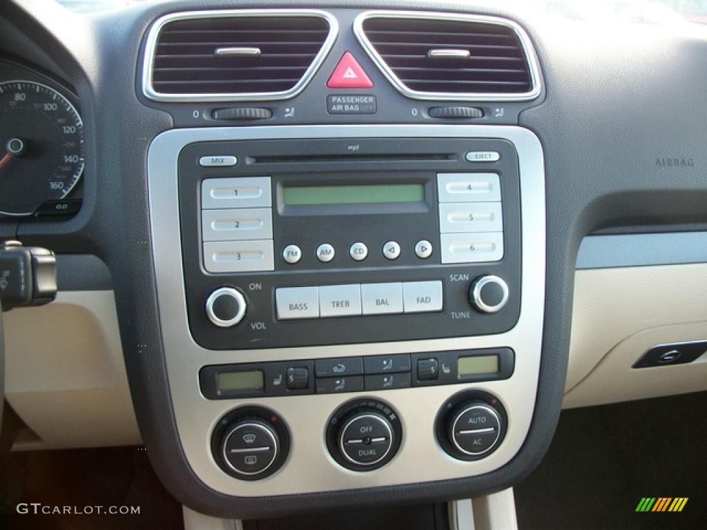 2008 Volkswagen Eos 2.0T Controls Photo #46311812