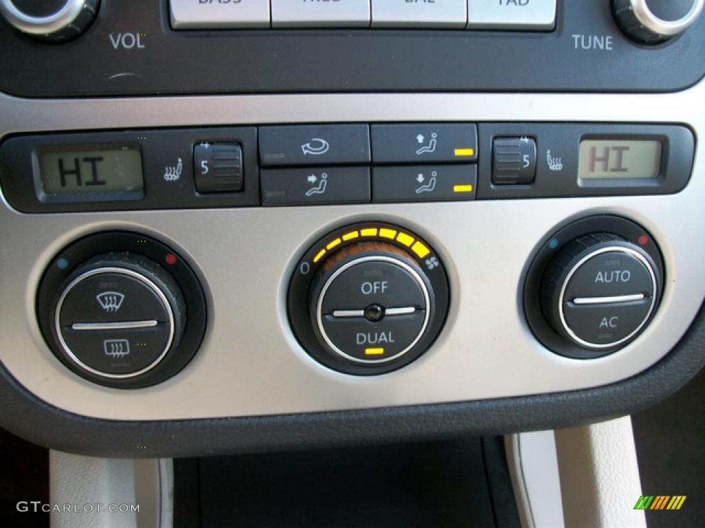2008 Volkswagen Eos 2.0T Controls Photo #46311824