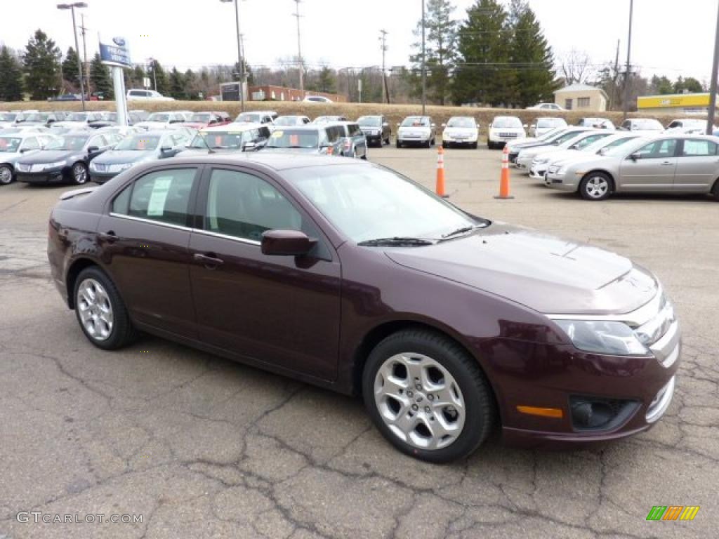 2011 Fusion SE - Bordeaux Reserve Metallic / Charcoal Black photo #6