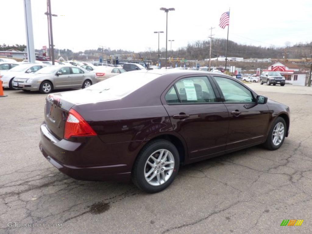 2011 Fusion S - Bordeaux Reserve Metallic / Medium Light Stone photo #4