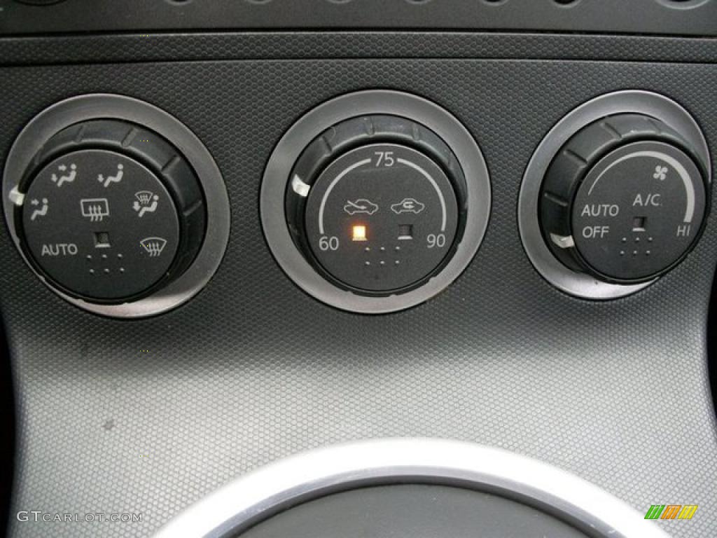 2003 Nissan 350Z Touring Coupe Controls Photo #46315766