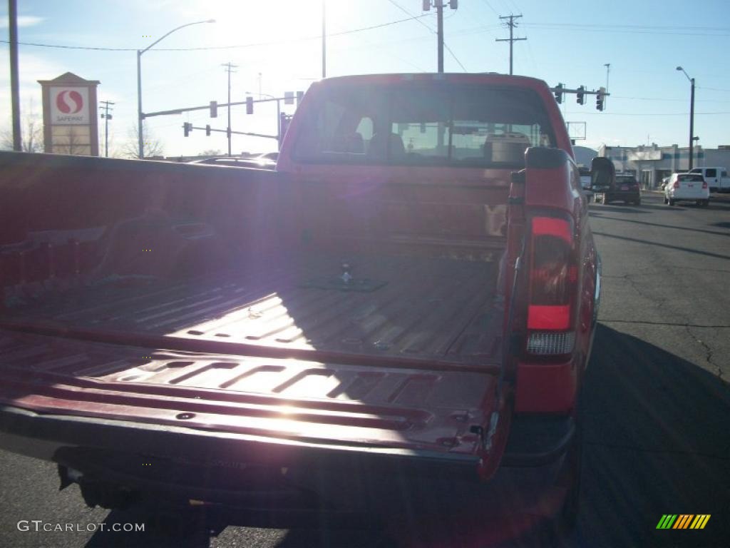 2006 F350 Super Duty XLT Crew Cab 4x4 - Red Clearcoat / Dark Flint photo #10