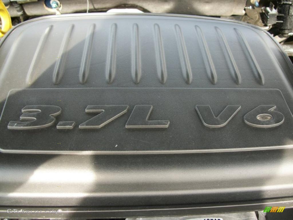 2005 Dodge Dakota ST Club Cab 4x4 3.7 Liter SOHC 12-Valve PowerTech V6 Engine Photo #46317104