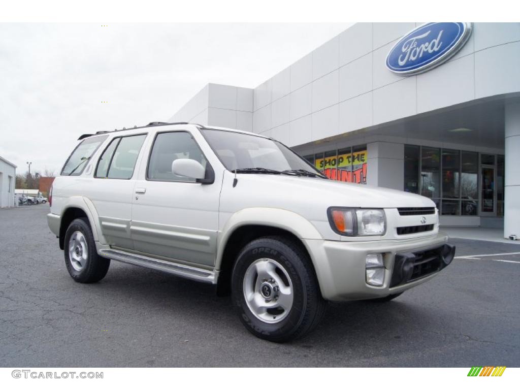 1998 QX4 4x4 - Arctic White Pearl Metallic / Stone Beige photo #1