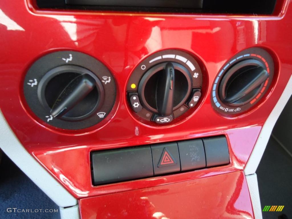 2007 Dodge Caliber R/T AWD Controls Photo #46319403