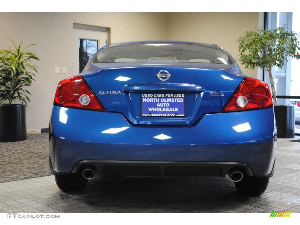 2009 Altima 2.5 S Coupe - Azure Blue Metallic / Blond photo #8