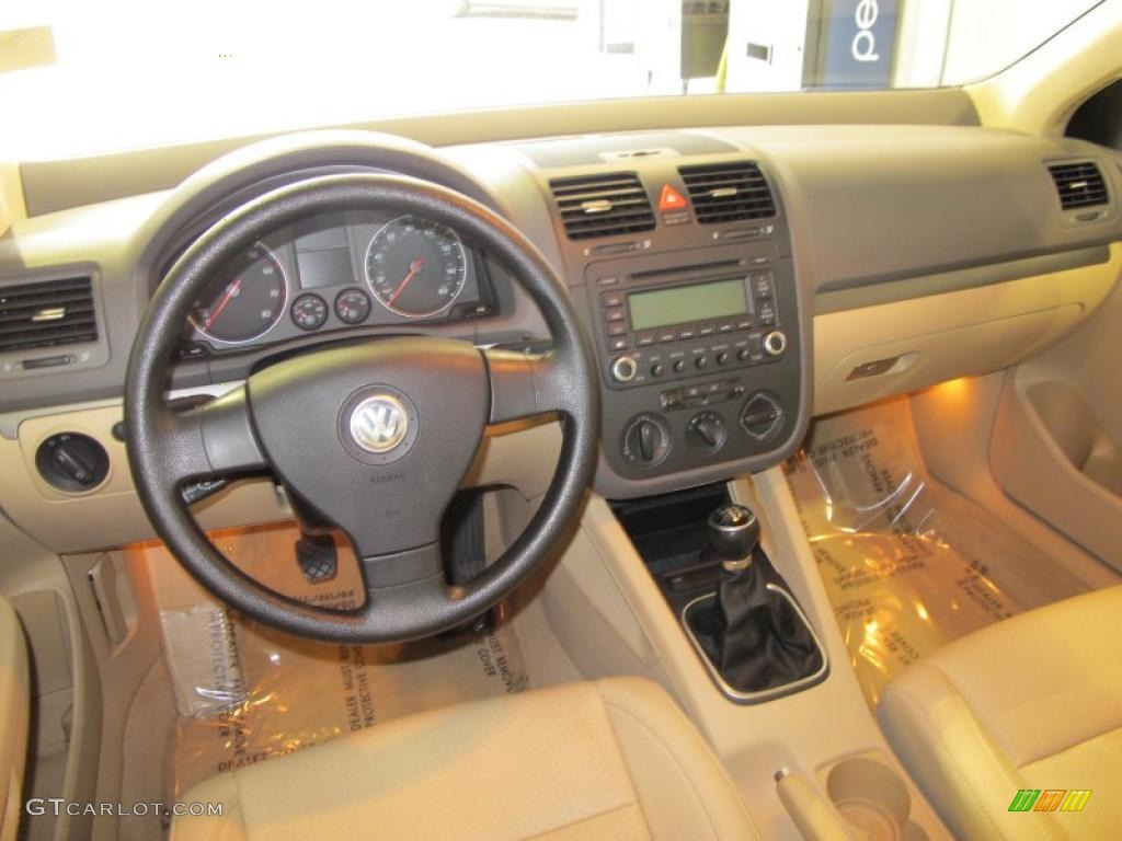 2006 Jetta 2.5 Sedan - Salsa Red / Pure Beige photo #12