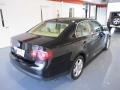 Black Uni - Jetta SE Sedan Photo No. 4