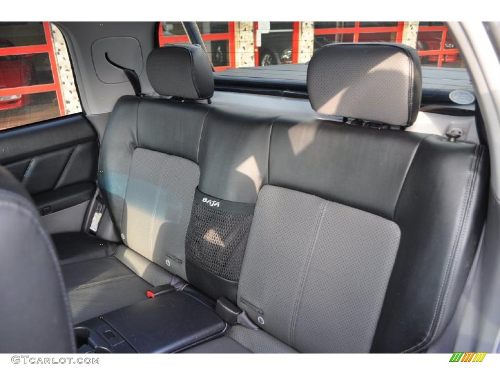 Medium Gray Interior 2005 Subaru Baja Turbo Photo #46324368