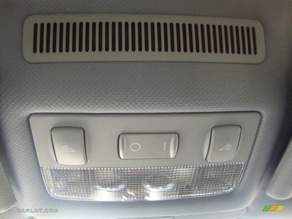 2000 Audi TT 1.8T quattro Coupe Controls Photo #46325121