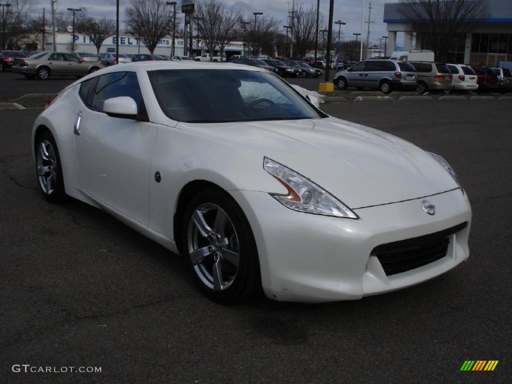 2009 370Z Coupe - Pearl White / Black Cloth photo #3