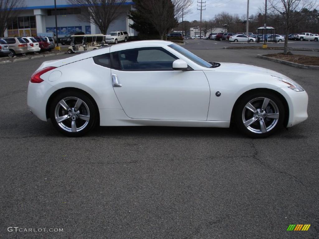2009 370Z Coupe - Pearl White / Black Cloth photo #7