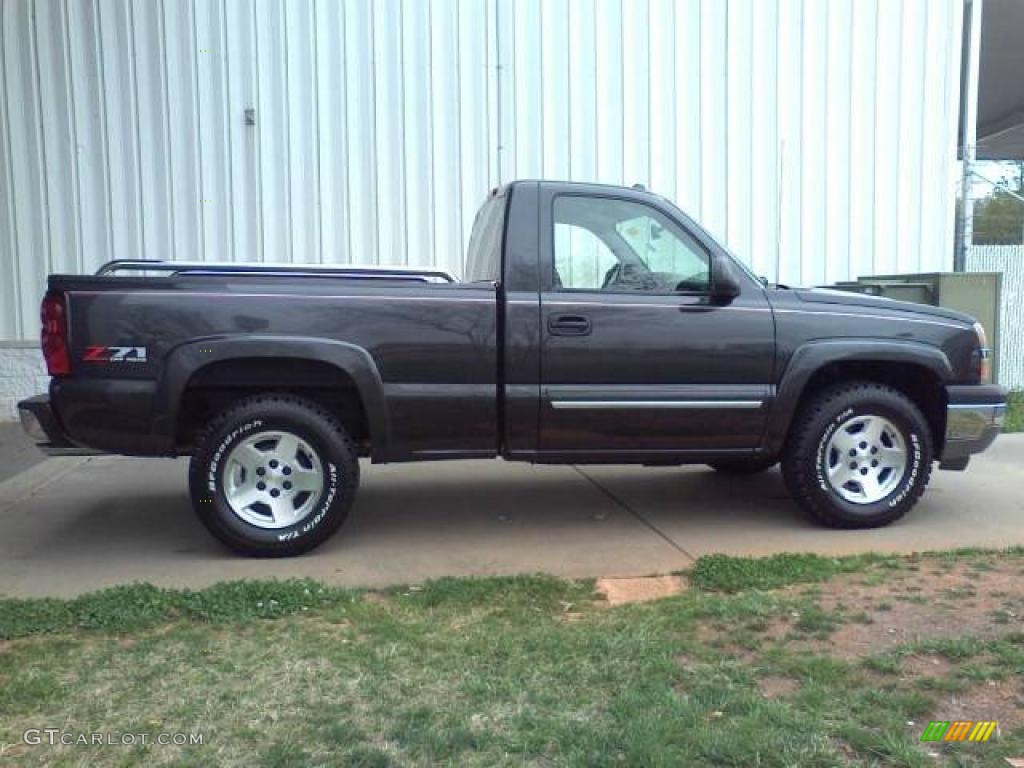 2005 Silverado 1500 Z71 Regular Cab 4x4 - Dark Gray Metallic / Dark Charcoal photo #17