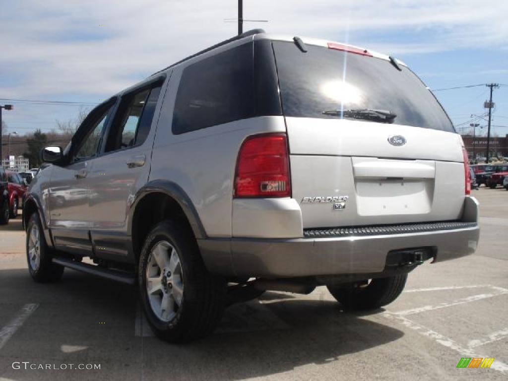 2004 Explorer XLT 4x4 - Silver Birch Metallic / Graphite photo #4