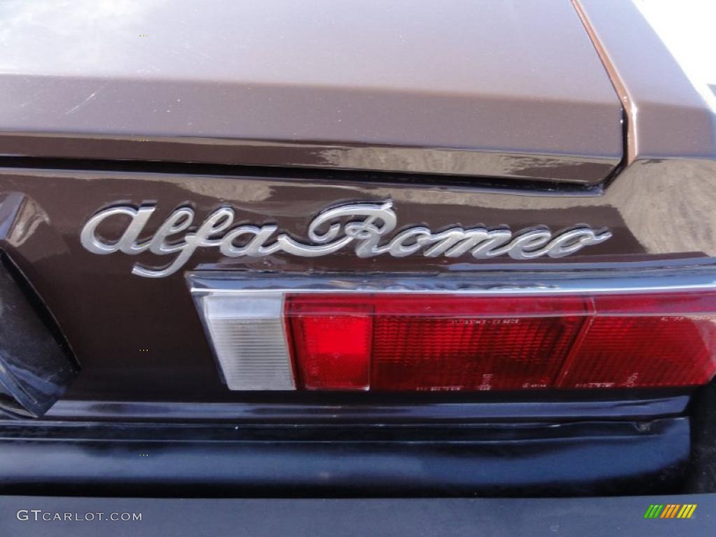 1981 Alfa Romeo Spider Veloce Marks and Logos Photo #46330278
