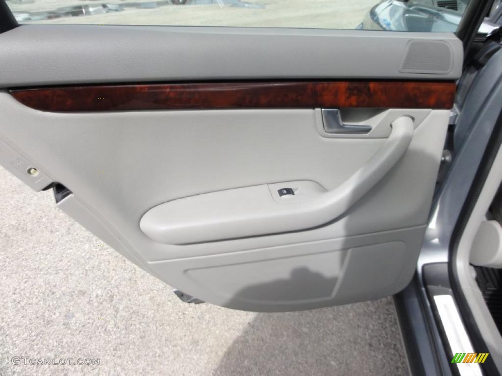 2005 Audi A4 3.2 quattro Sedan Platinum Door Panel Photo #46332243