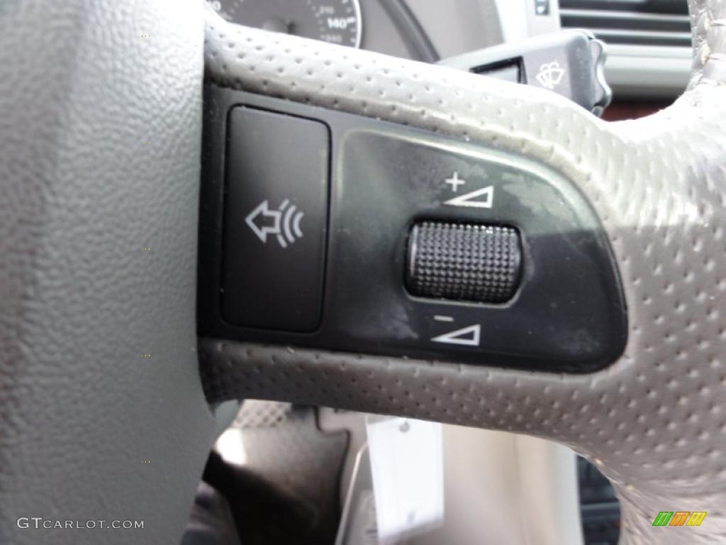 2005 Audi A4 3.2 quattro Sedan Controls Photo #46332342