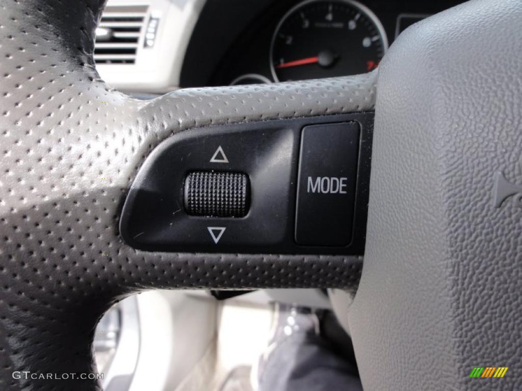 2005 Audi A4 3.2 quattro Sedan Controls Photo #46332345