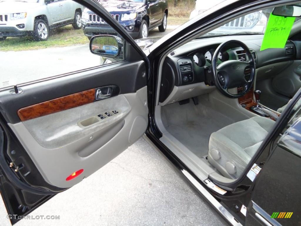 Gray Interior 2005 Suzuki Verona LX Photo #46334700