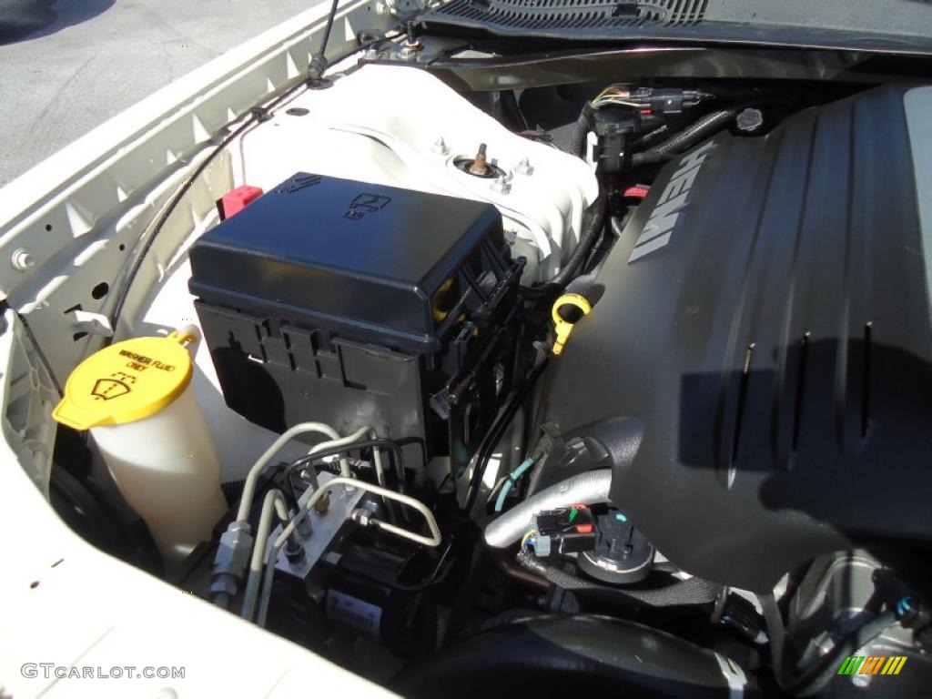 2008 Chrysler 300 C HEMI 5.7 Liter HEMI OHV 16-Valve VVT MDS V8 Engine Photo #46335141