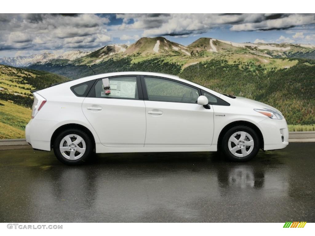 Blizzard White Pearl 2011 Toyota Prius Hybrid II Exterior Photo #46337739