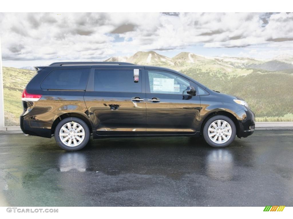 2011 Sienna XLE AWD - Black / Light Gray photo #2