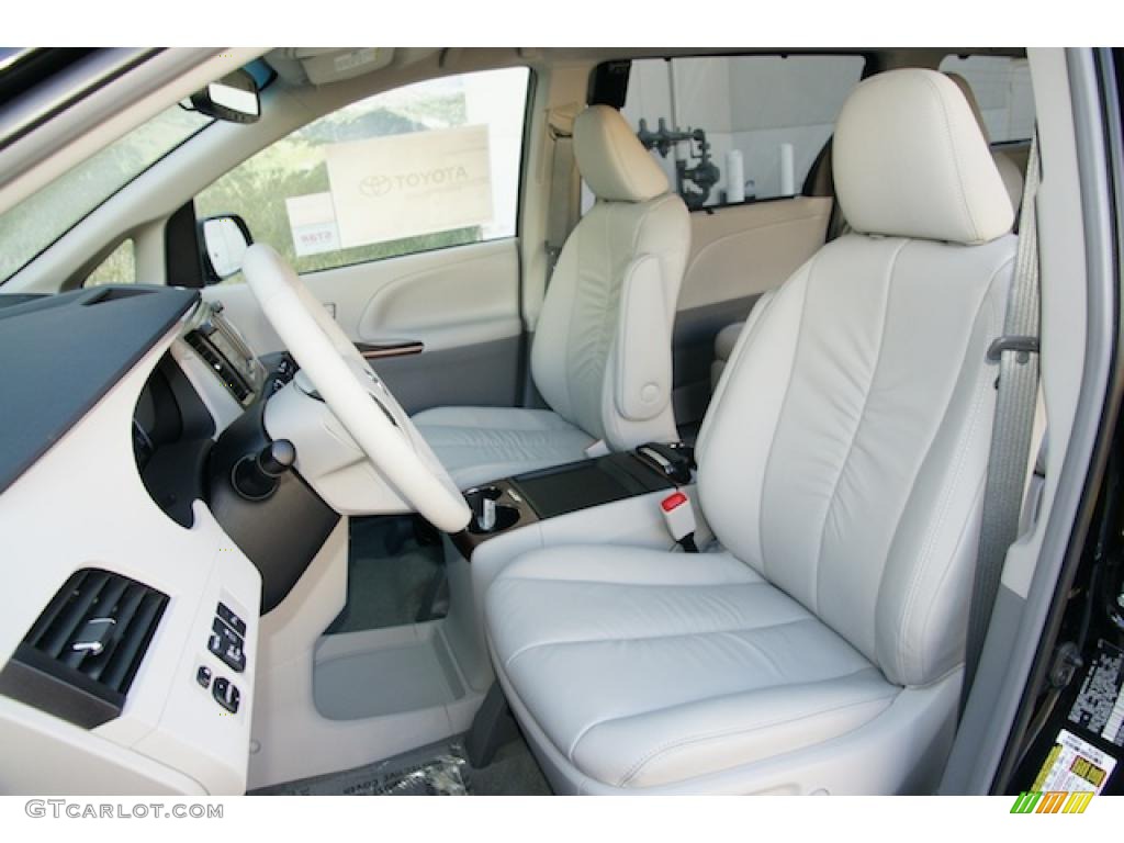 Light Gray Interior 2011 Toyota Sienna XLE AWD Photo #46338231