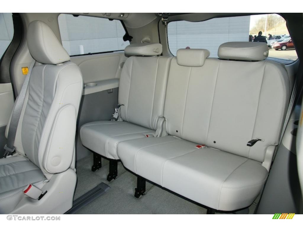 Light Gray Interior 2011 Toyota Sienna XLE AWD Photo #46338249