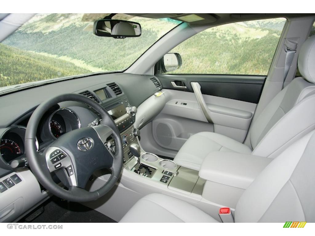 Ash Interior 2011 Toyota Highlander SE 4WD Photo #46338330