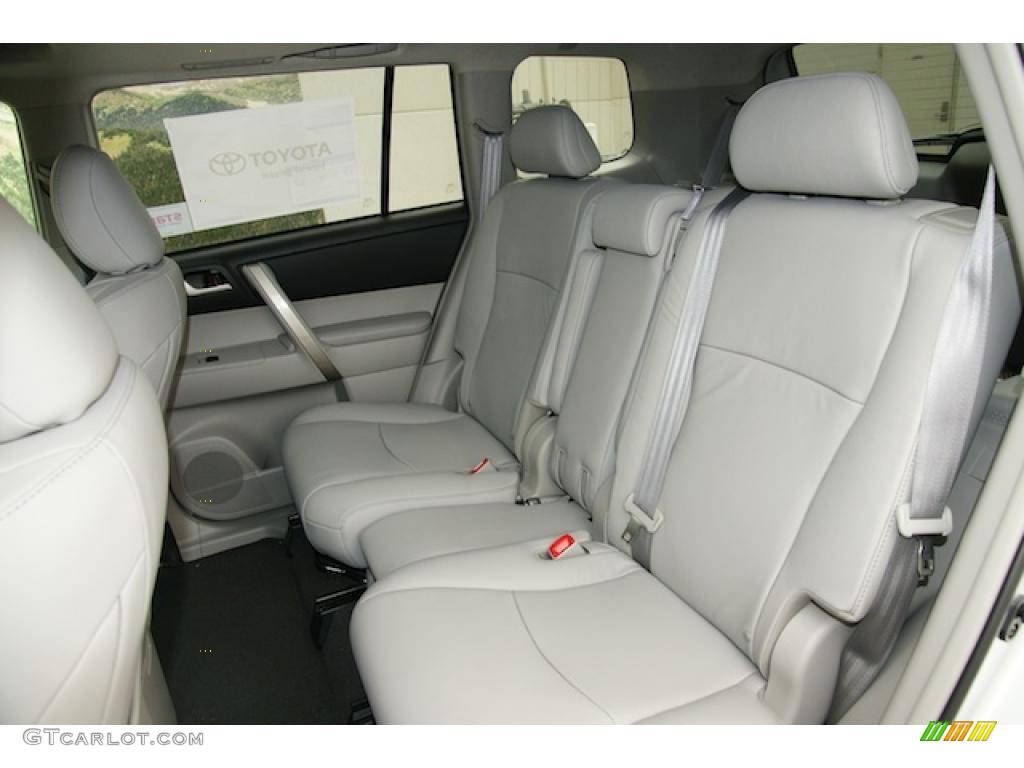 Ash Interior 2011 Toyota Highlander SE 4WD Photo #46338351