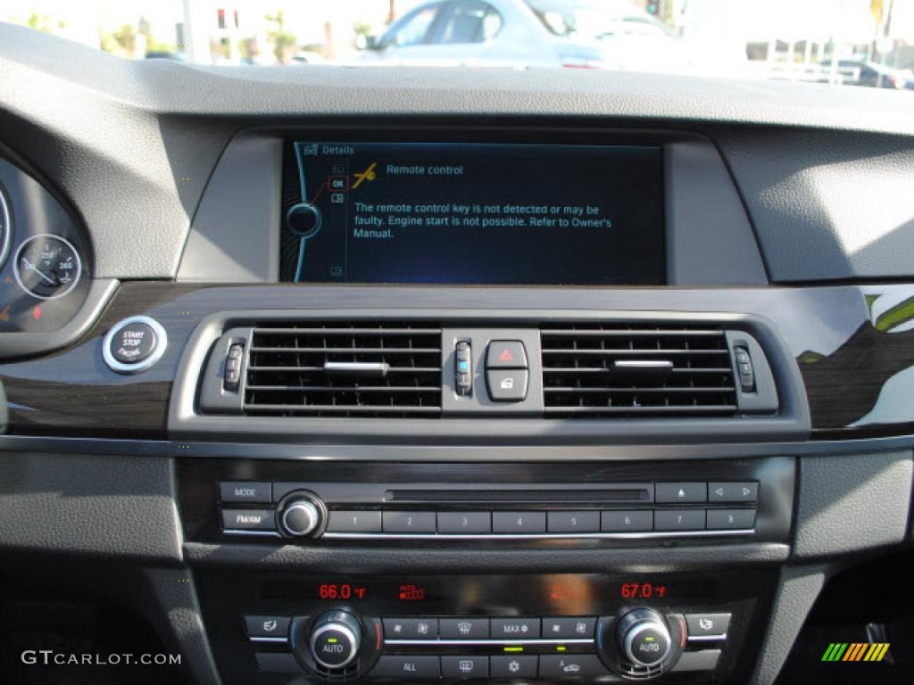 2011 BMW 5 Series 528i Sedan Controls Photo #46338357