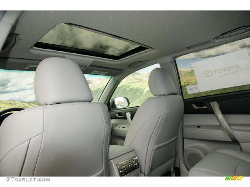 Ash Interior 2011 Toyota Highlander SE 4WD Photo #46338372