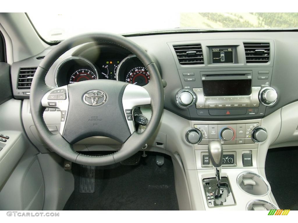 2011 Toyota Highlander SE 4WD Ash Dashboard Photo #46338384