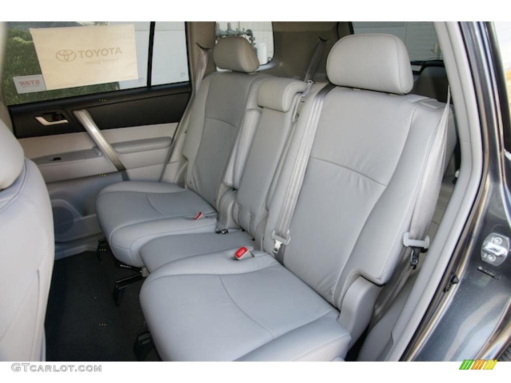 Ash Interior 2011 Toyota Highlander SE 4WD Photo #46338516