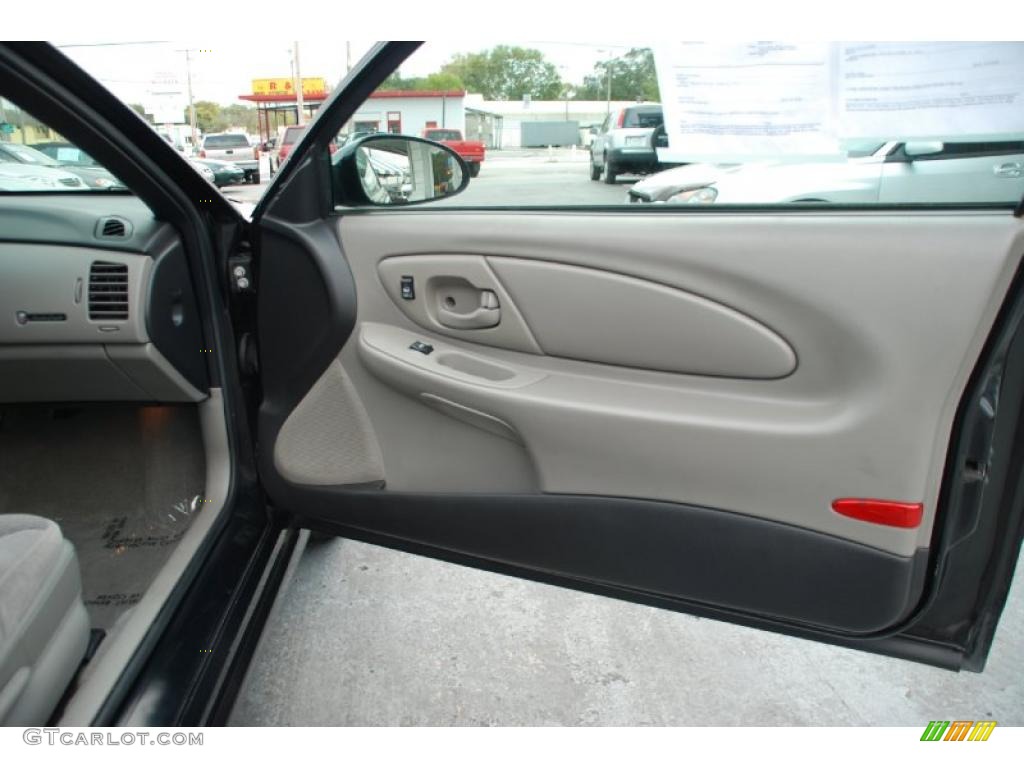 2003 Chevrolet Monte Carlo SS Gray Door Panel Photo #46338630