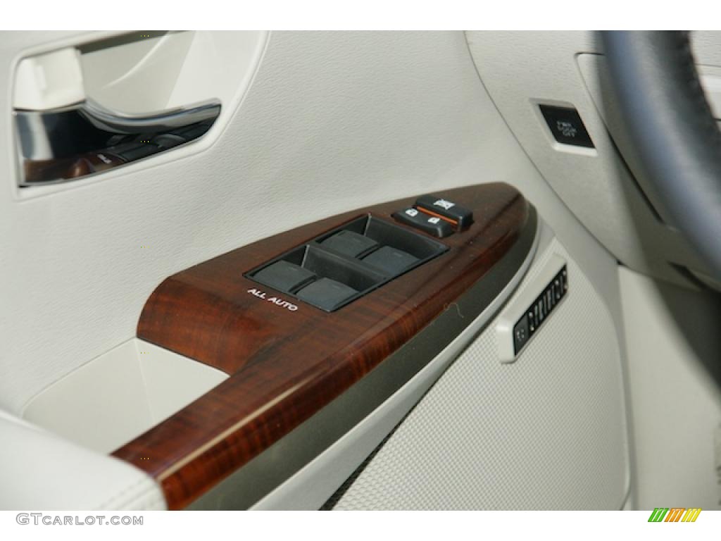 2011 Toyota Venza V6 AWD Controls Photo #46338672