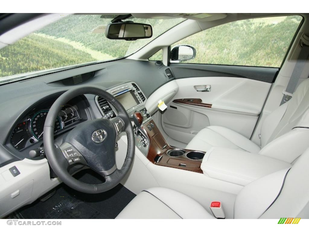 Ivory Interior 2011 Toyota Venza V6 AWD Photo #46338702