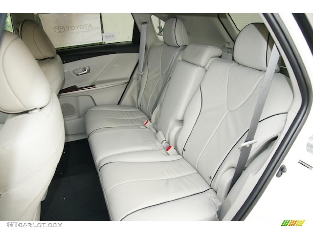 Ivory Interior 2011 Toyota Venza V6 AWD Photo #46338714