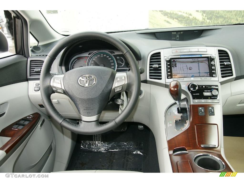 2011 Toyota Venza V6 AWD Dashboard Photos
