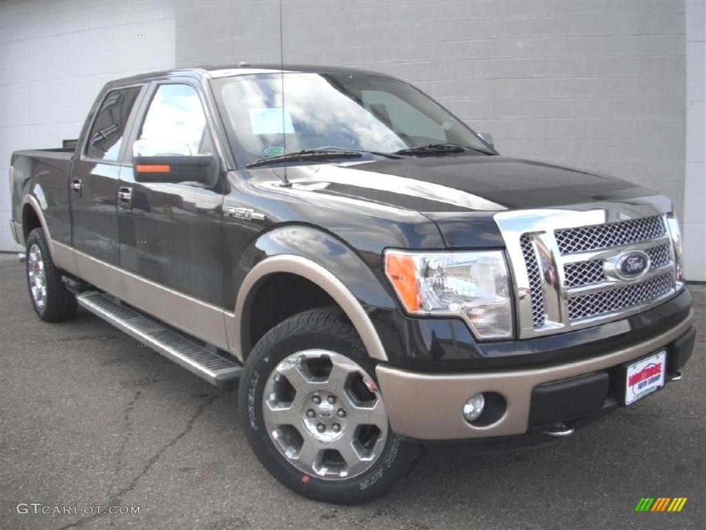 2011 F150 Lariat SuperCrew 4x4 - Tuxedo Black Metallic / Pale Adobe photo #2