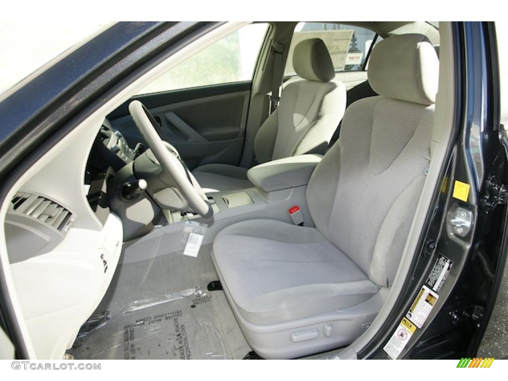 2011 Toyota Camry LE interior Photo #46339449