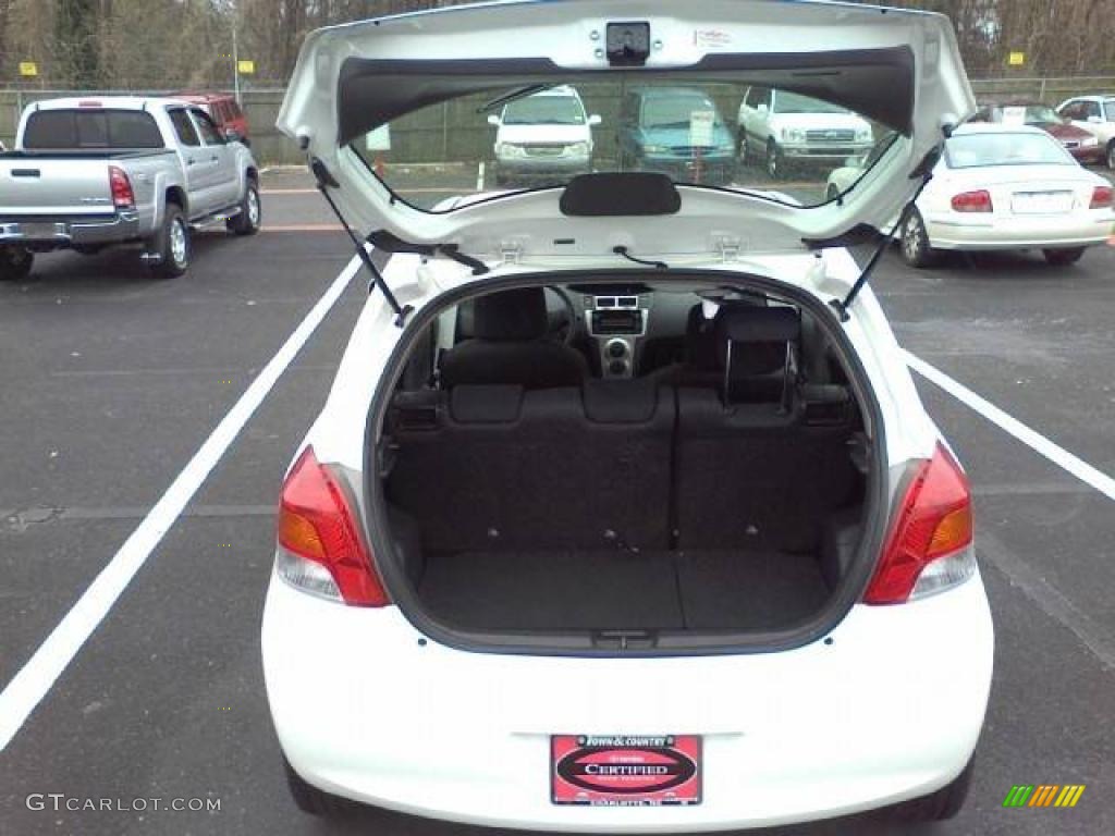 2010 Toyota Yaris 3 Door Liftback Trunk Photo #46339671