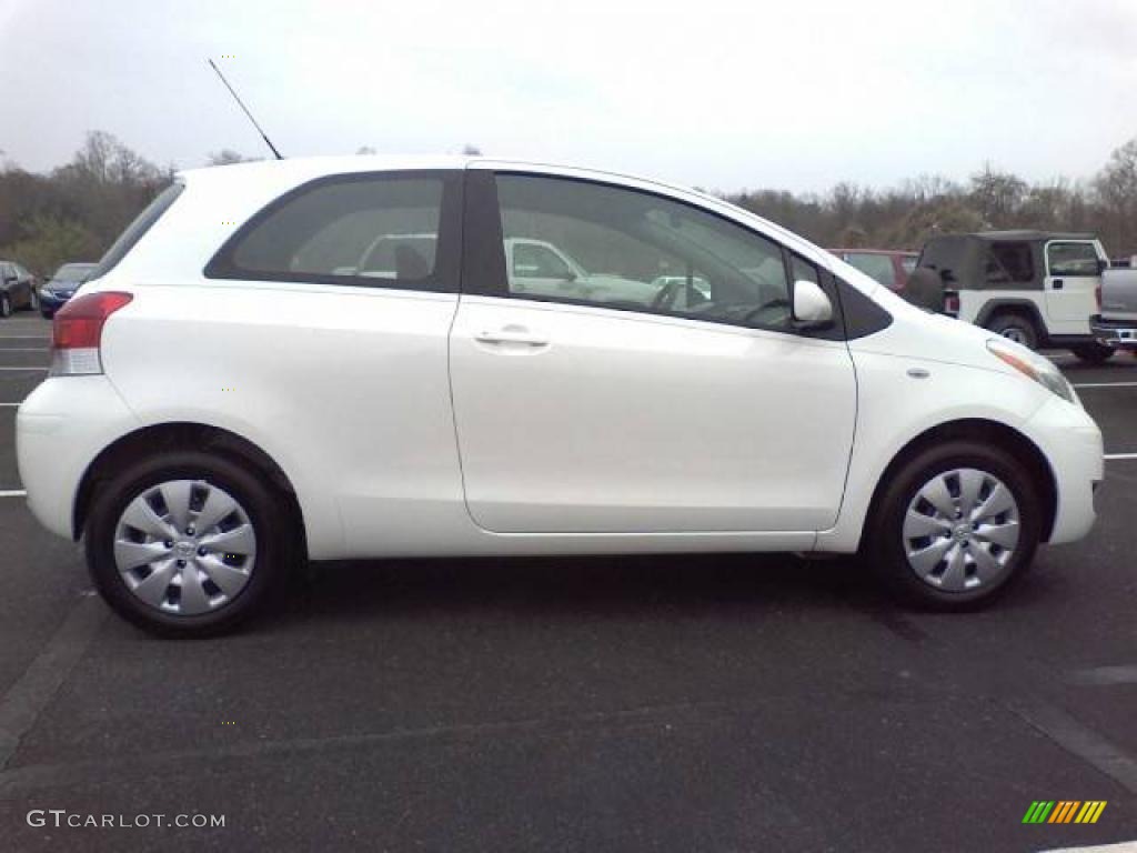Polar White 2010 Toyota Yaris 3 Door Liftback Exterior Photo #46339683
