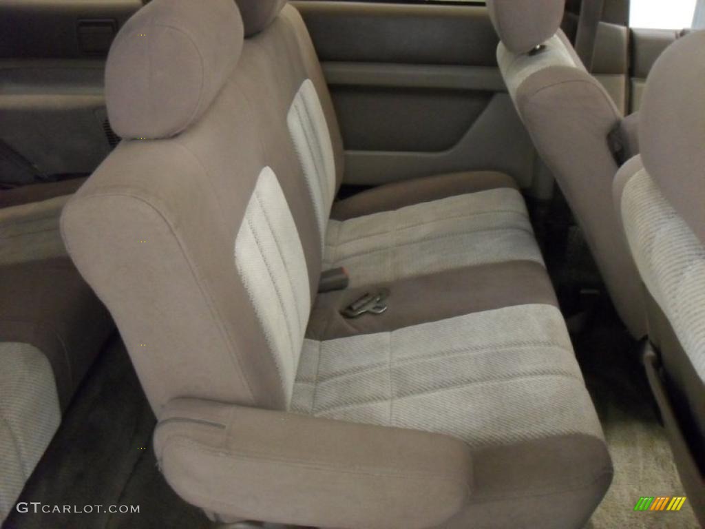 1993 MPV  - Elegant Beige Metallic / Beige photo #19