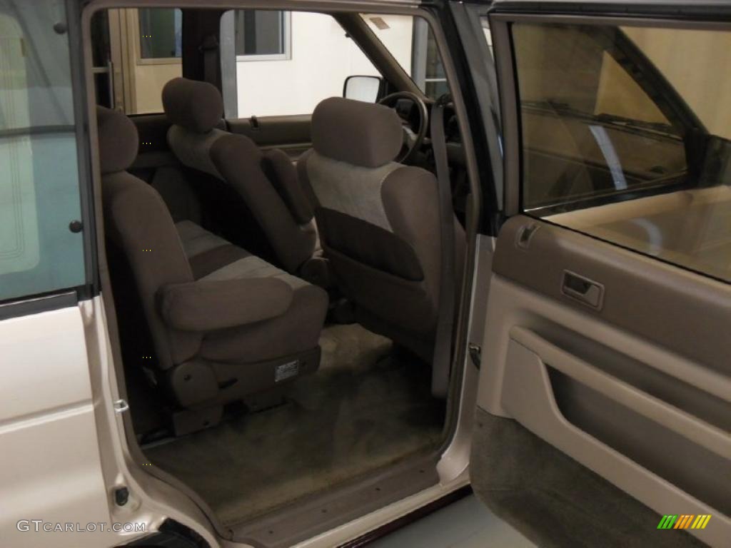 1993 MPV  - Elegant Beige Metallic / Beige photo #20